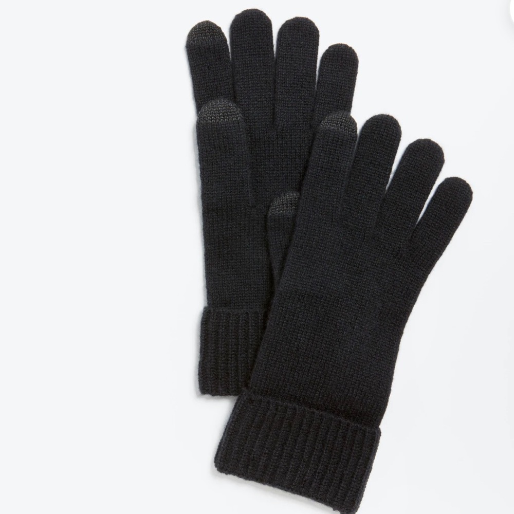Black cashmere gloves with tech tip fingers